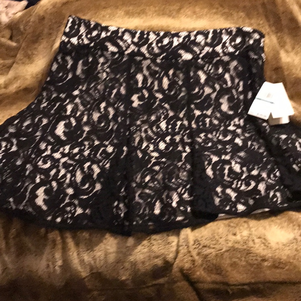 Michael Kors  Black lace/white lining skirt